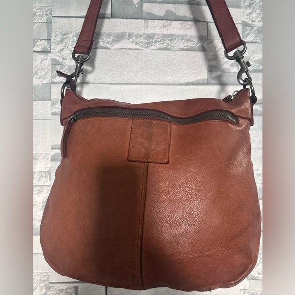 Elegant Brown Textured Shoulder Bag - Picture 10 of 16